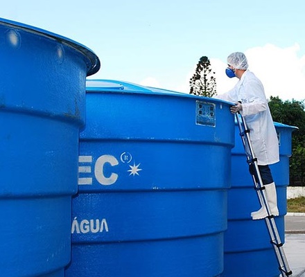 Limpeza de reservatórios de água